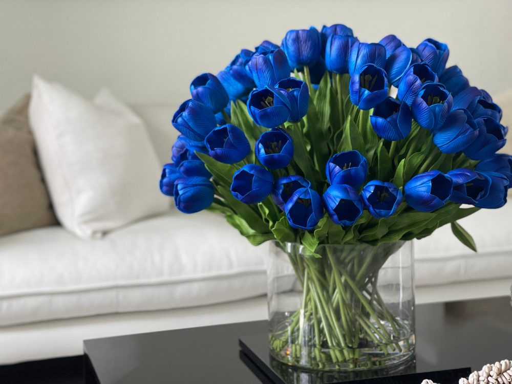 Blue tulip watergarden on oversized rota cylinder - Image 4